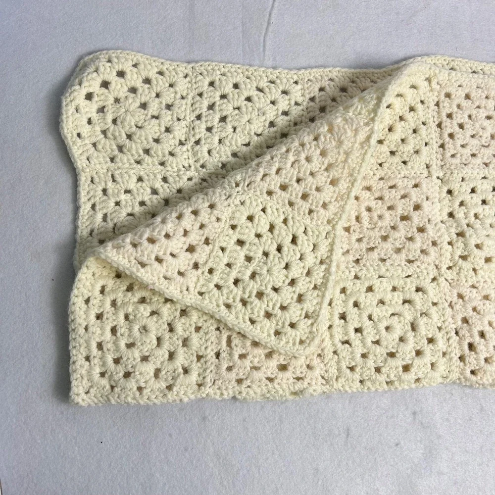 Vintage Cottagecore Handmade Crochet Granny‎ Square Table Topper 27x27 Cream
